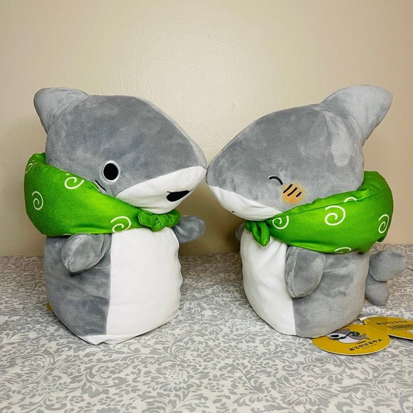 LAST ONE NWT Odekake Kozame Puppet Baby Shark 9” Plush Duo Set - Picture 1 of 8